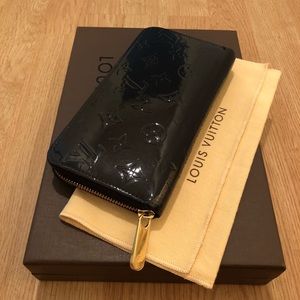Louis Vuitton Bleu Infini Vernis Zippy Wallet